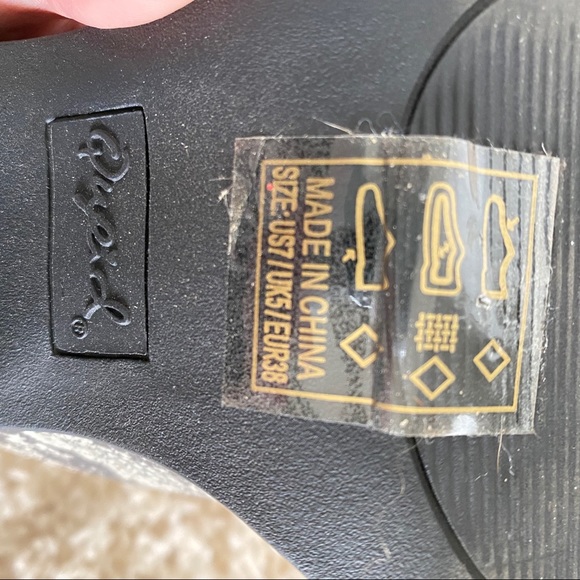 SOLD❌Qupid Block Heel Snakeskin Print Booties - Picture 8 of 8